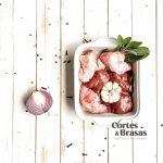 Menudos de pollo de pastoreo (hígado, corazón, mollejas y pescuezo) en bandeja – Cortes & Brasas